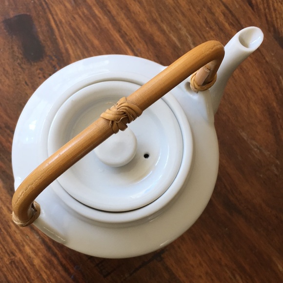 Vintage White Japanese Style Teapot w/ Bamboo Handle by Taylor & Ng (c) 1971 - Picture 6 of 16